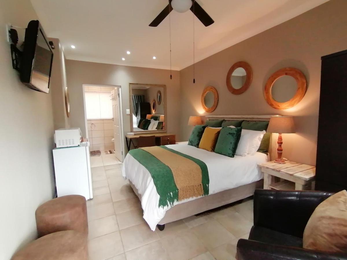 Roxy'S Rest Guest House Vanderbijlpark ภายนอก รูปภาพ